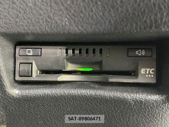 Toyota SIENTA 2017-07 7252304-6