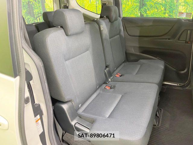Toyota SIENTA 2017-07 7252304-8