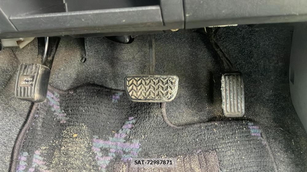 Toyota SIENTA 2004 6634472-18