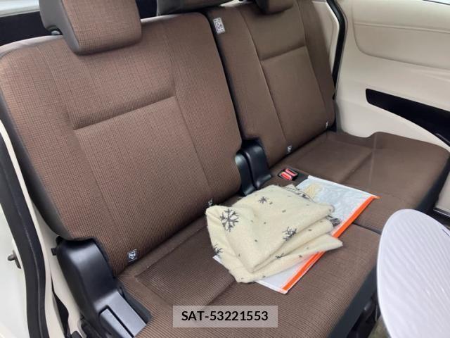 Toyota SIENTA 2016-07 7272636-10