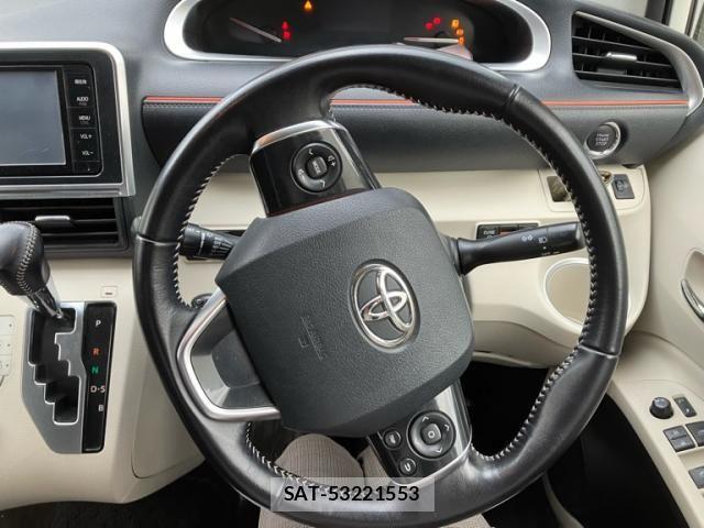 Toyota SIENTA 2016-07 7272636-12