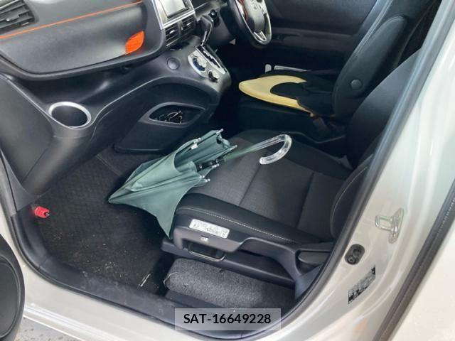 Toyota SIENTA 2020-02 7272931-22