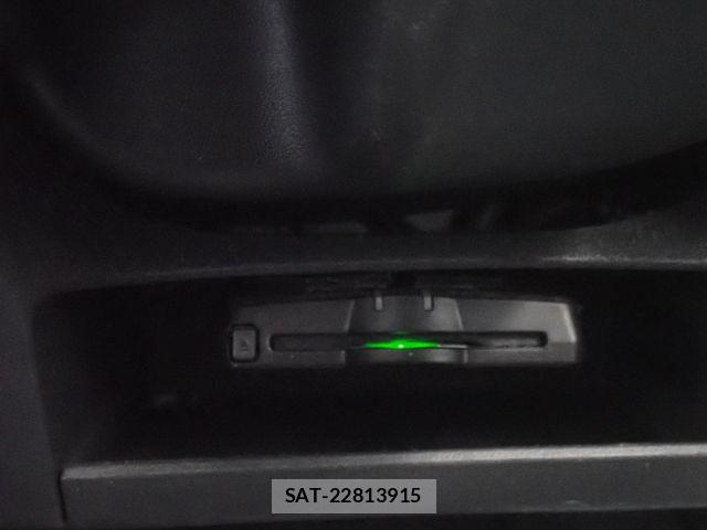 Toyota SIENTA 2014-06 7272286-16