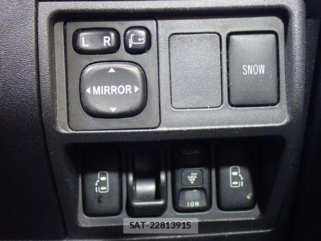 Toyota SIENTA 2014-06 7272286-18