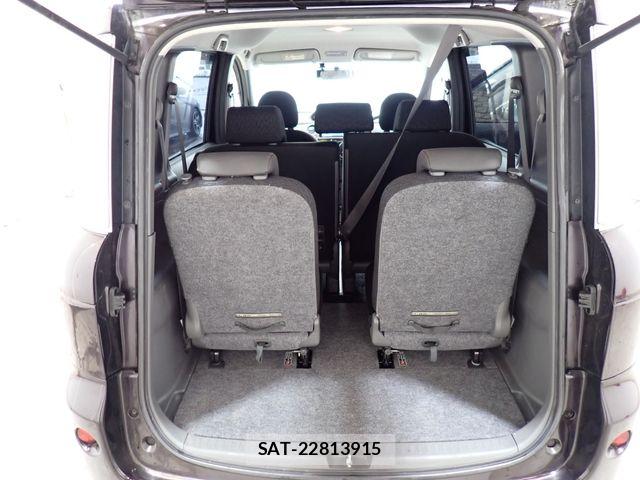 Toyota SIENTA 2014-06 7272286-23