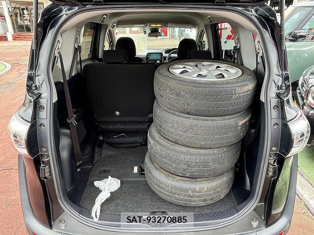 Toyota SIENTA 2018-03 7272930-20
