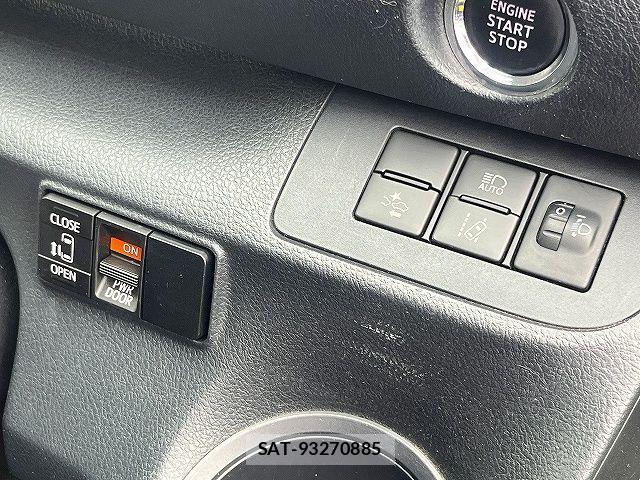 Toyota SIENTA 2018-03 7272930-21