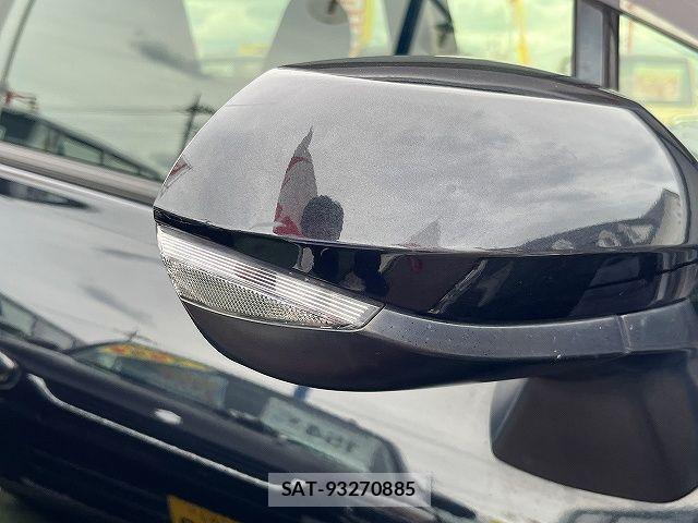 Toyota SIENTA 2018-03 7272930-24