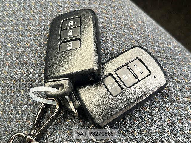 Toyota SIENTA 2018-03 7272930-25