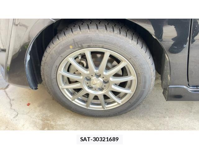 Toyota SIENTA 2018-06 7330080-13