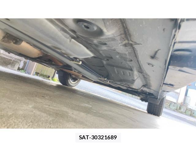 Toyota SIENTA 2018-06 7330080-15