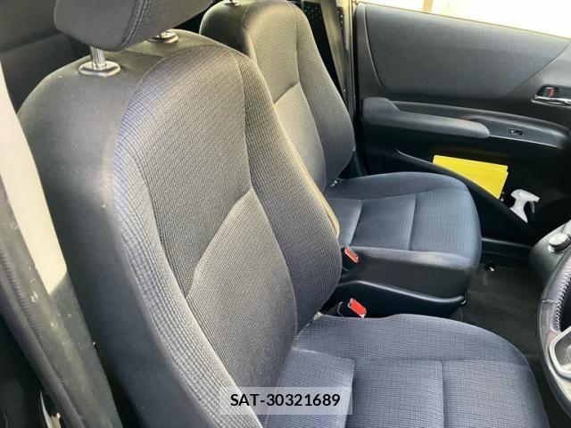 Toyota SIENTA 2018-06 7330080-5