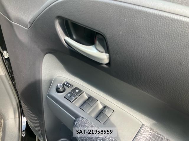 Toyota SIENTA 2023-04 7330042-12