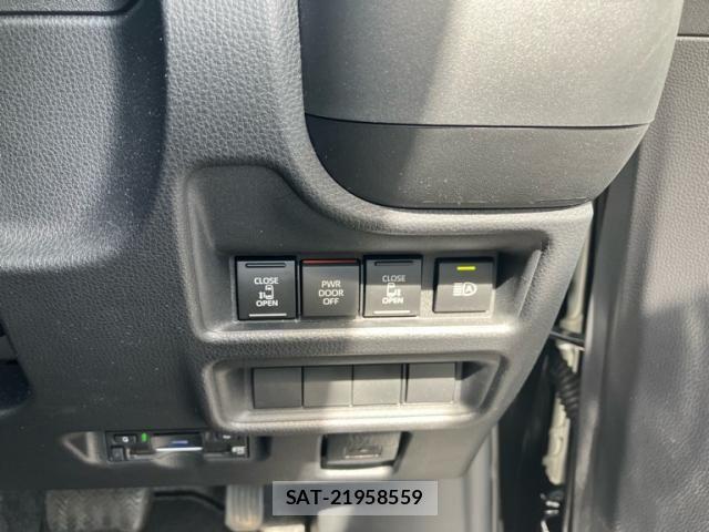 Toyota SIENTA 2023-04 7330042-13
