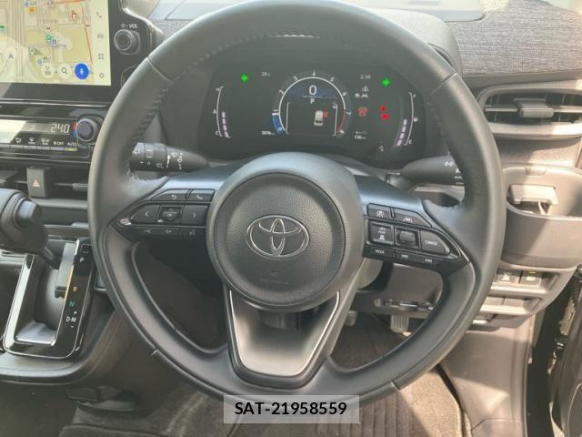 Toyota SIENTA 2023-04 7330042-14