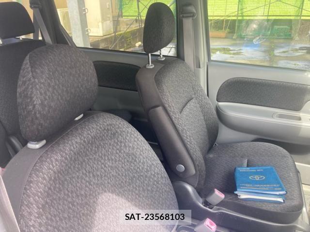 Toyota SIENTA 2011-12 7330085-14