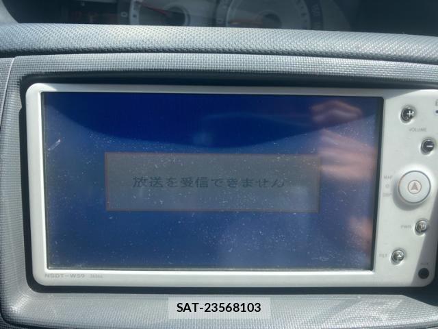 Toyota SIENTA 2011-12 7330085-21