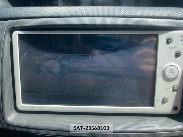 Toyota SIENTA 2011-12 7330085-22