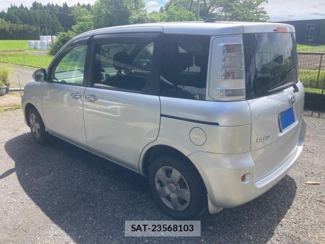 Toyota SIENTA 2011-12 7330085-4