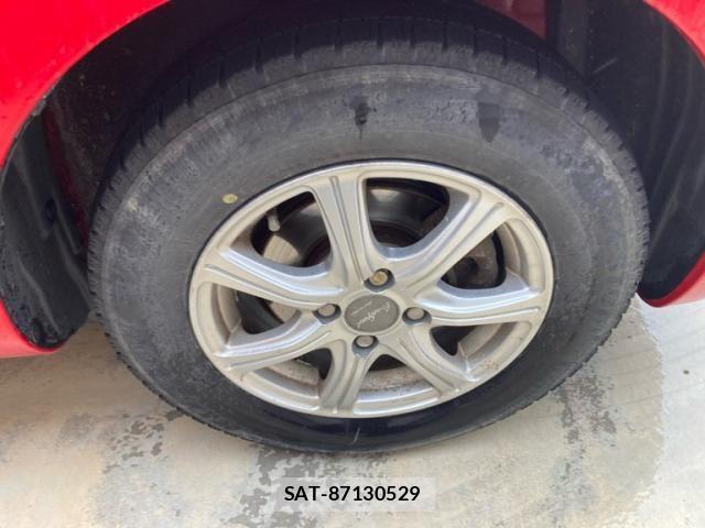 Toyota SIENTA 2012-01 7330084-10
