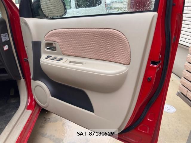 Toyota SIENTA 2012-01 7330084-12