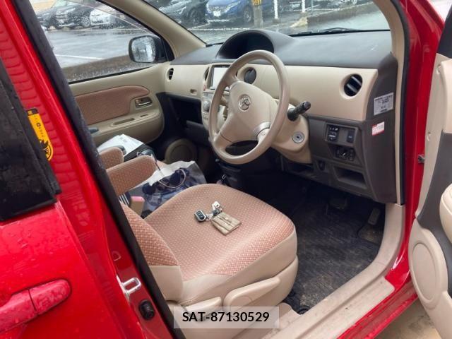 Toyota SIENTA 2012-01 7330084-13