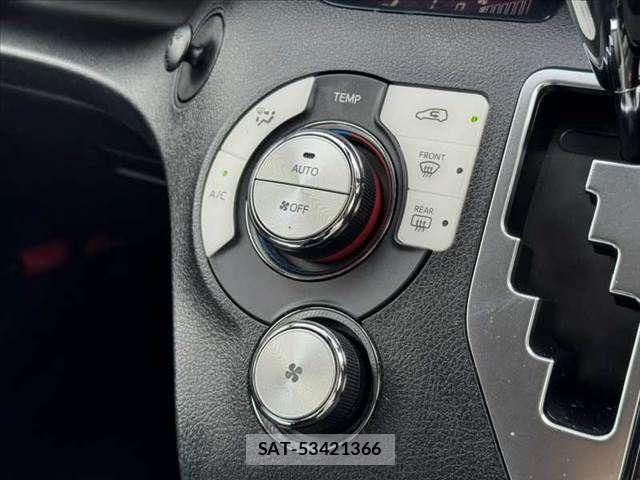 Toyota SIENTA 2016-09 7330078-27