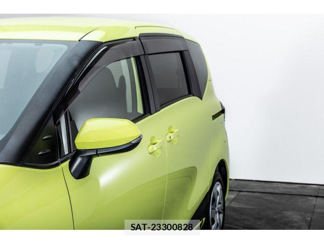 Toyota SIENTA 2015-09 7330064-14