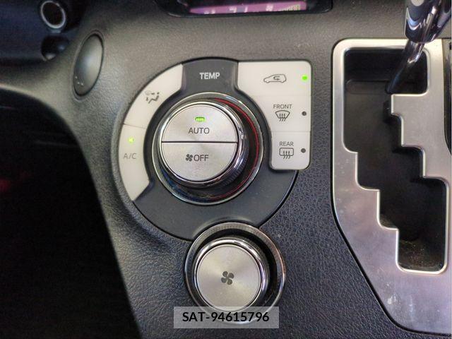 Toyota SIENTA 2018-11 7330073-11