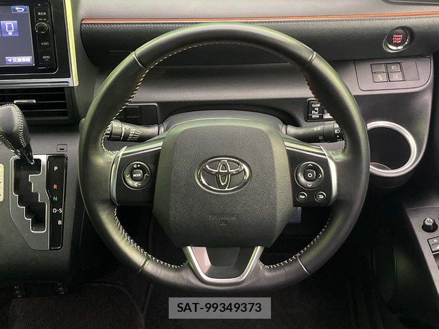 Toyota SIENTA 2016-07 7330063-11