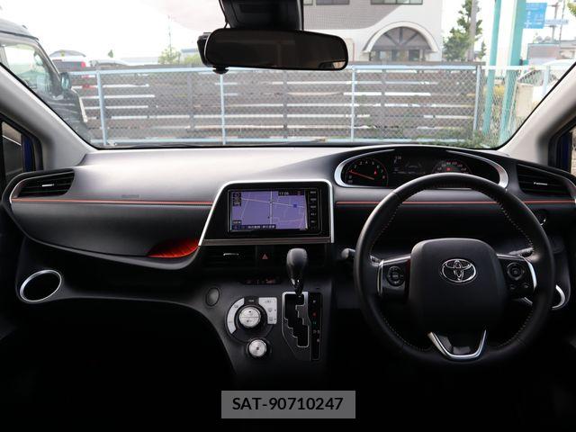 Toyota SIENTA 2022-06 7330055-13
