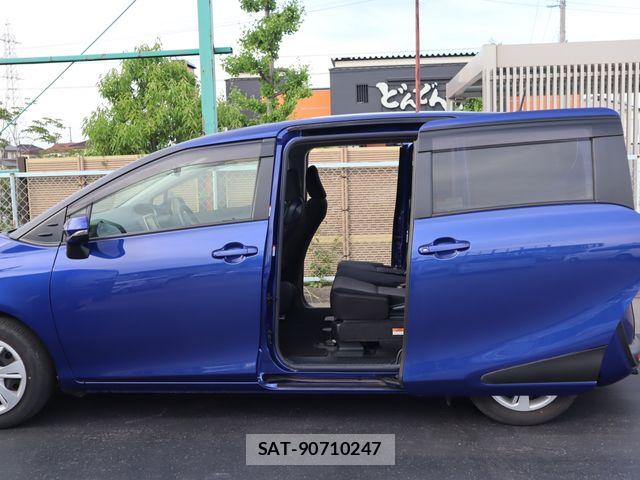 Toyota SIENTA 2022-06 7330055-15