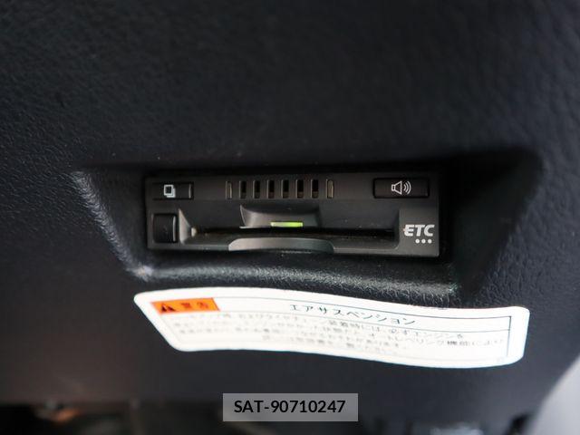 Toyota SIENTA 2022-06 7330055-18