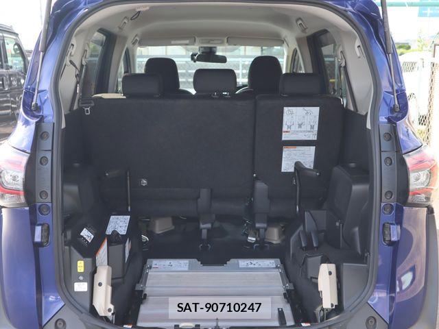 Toyota SIENTA 2022-06 7330055-1