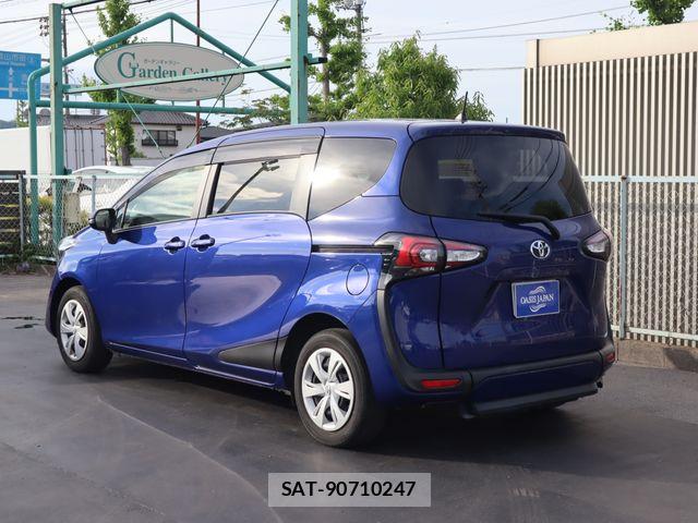 Toyota SIENTA 2022-06 7330055-23