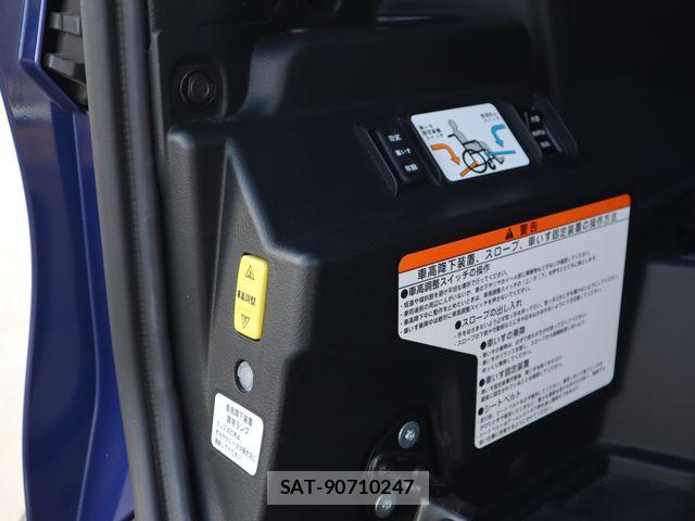 Toyota SIENTA 2022-06 7330055-4