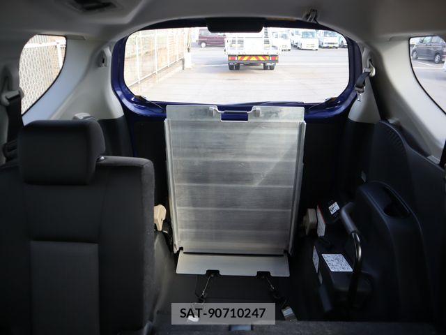 Toyota SIENTA 2022-06 7330055-5