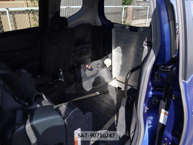 Toyota SIENTA 2022-06 7330055-6