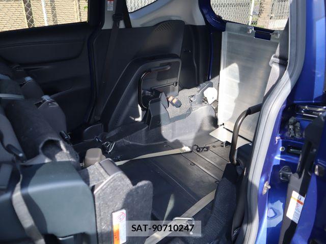 Toyota SIENTA 2022-06 7330055-7