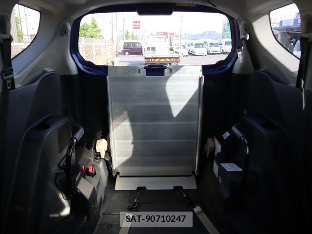 Toyota SIENTA 2022-06 7330055-8