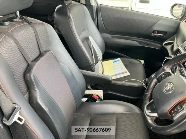 Toyota SIENTA 2018-09 7330082-15
