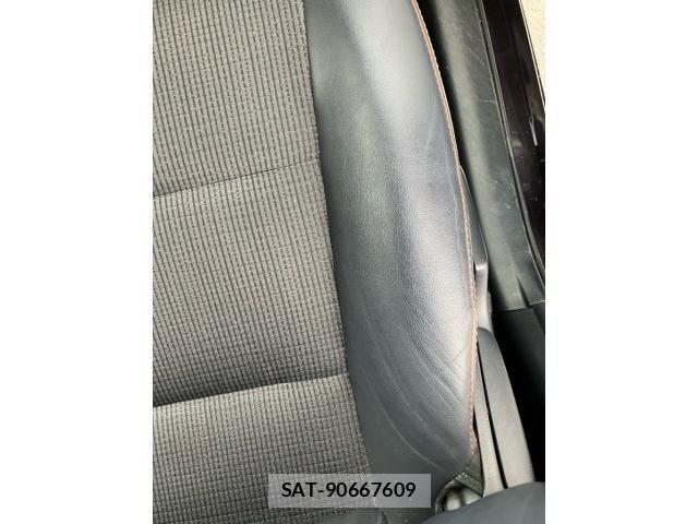 Toyota SIENTA 2018-09 7330082-16