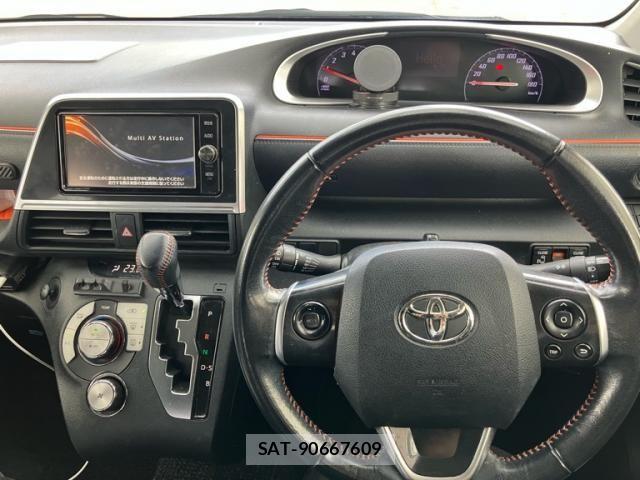 Toyota SIENTA 2018-09 7330082-18