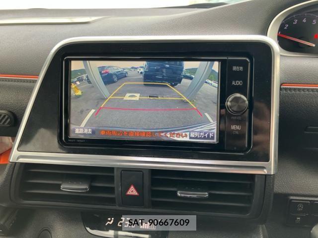Toyota SIENTA 2018-09 7330082-21