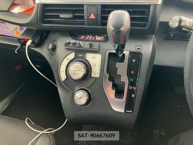 Toyota SIENTA 2018-09 7330082-23