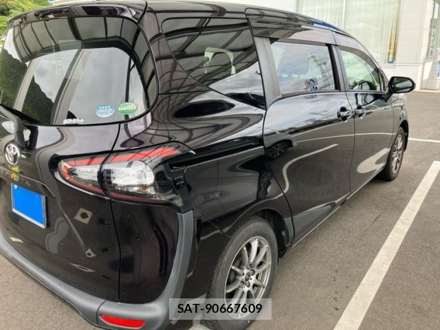 Toyota SIENTA 2018-09 7330082-4