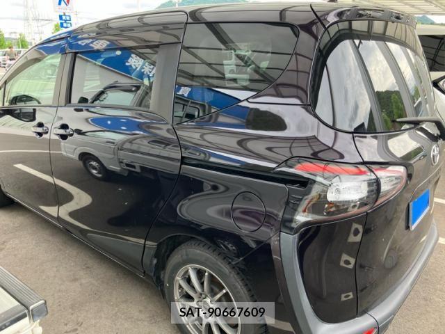 Toyota SIENTA 2018-09 7330082-5