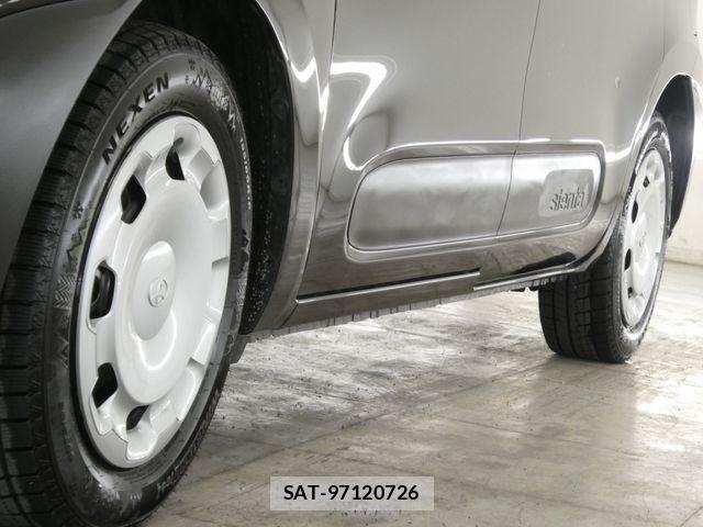 Toyota SIENTA 2024-05 7330060-9