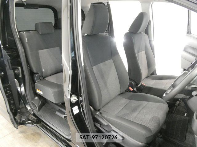 Toyota SIENTA 2024-05 7330060-15