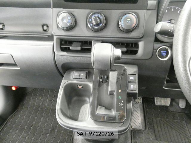 Toyota SIENTA 2024-05 7330060-26